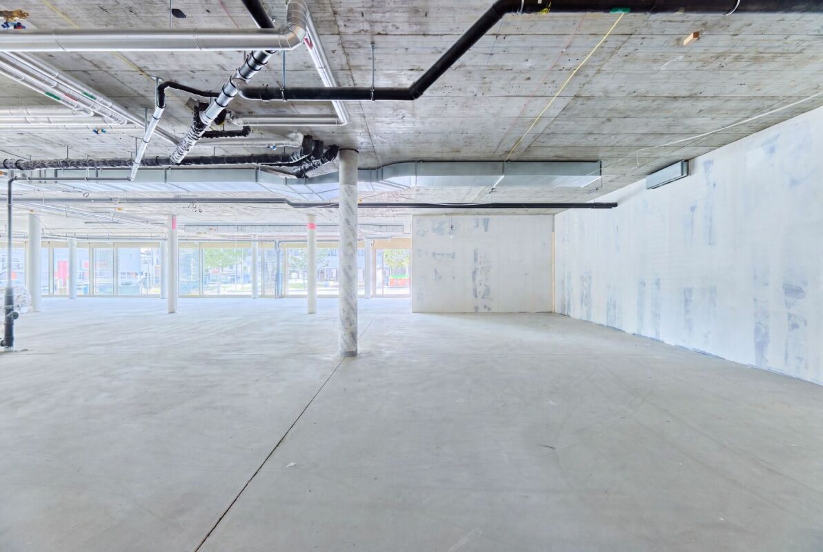 655m² commercial