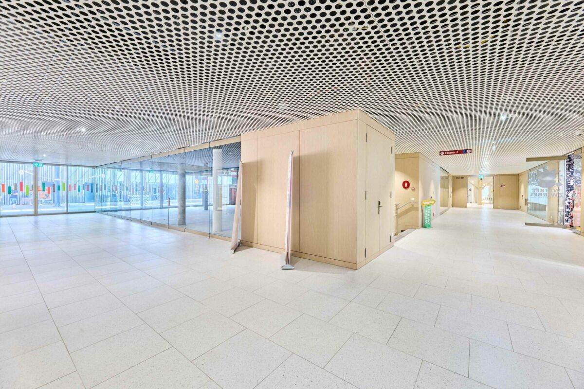 655m² commercial