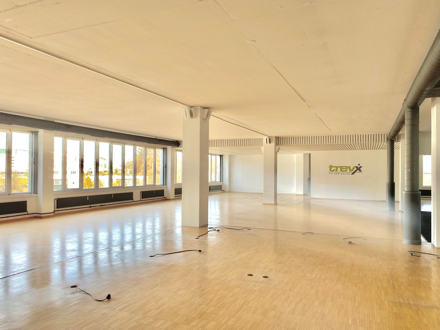 1900m² commercial