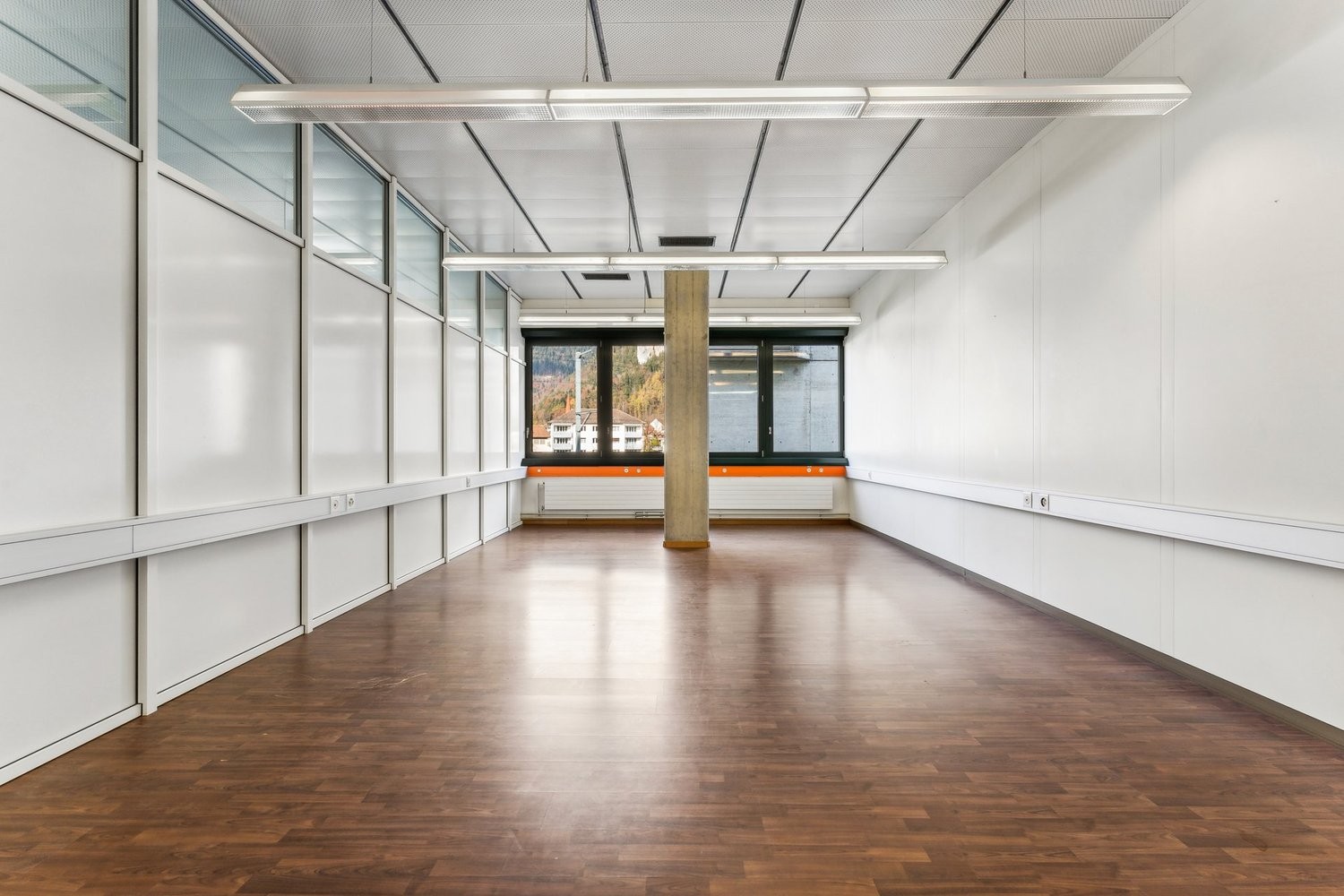 66m² office
