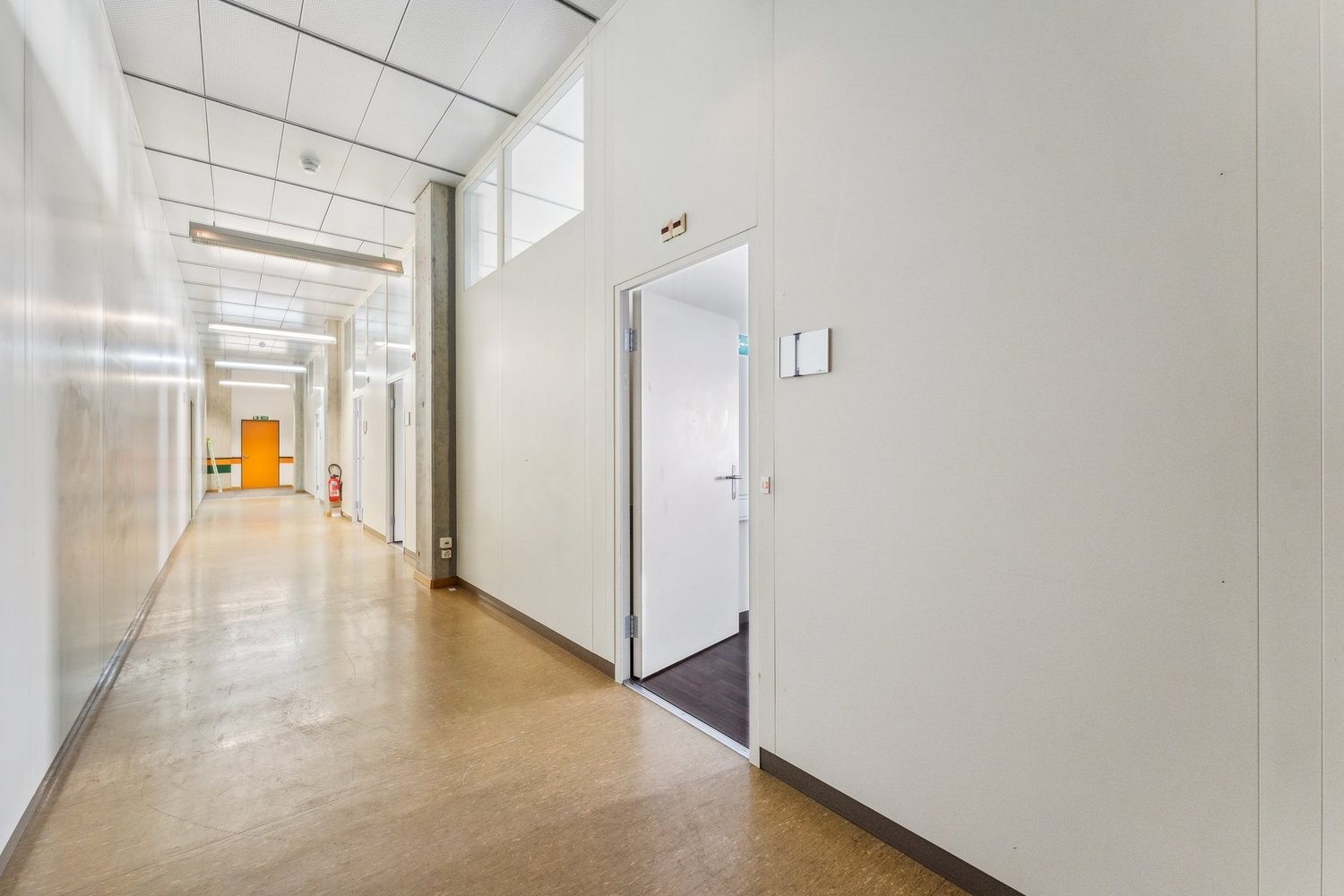 66m² office