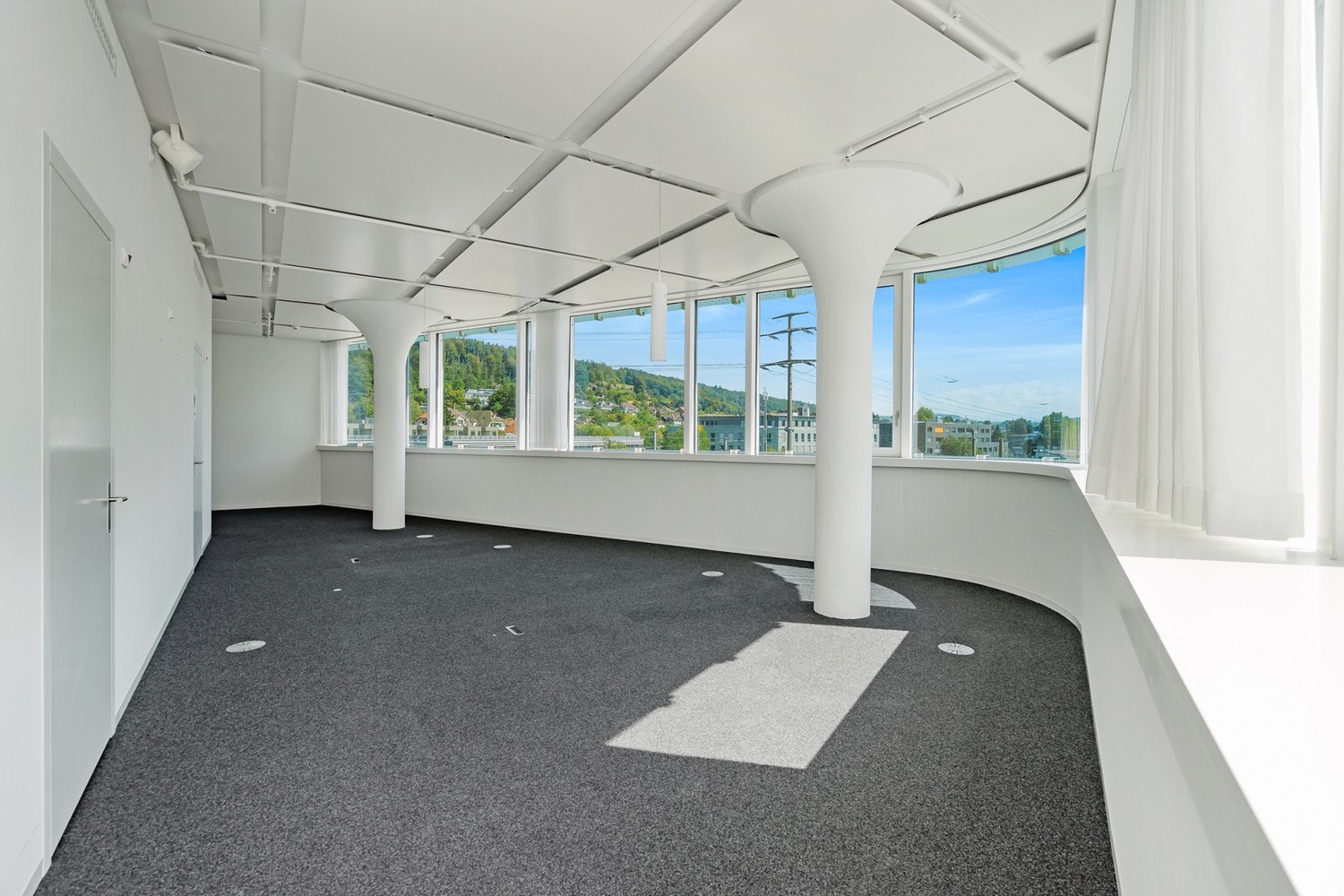 705m² office