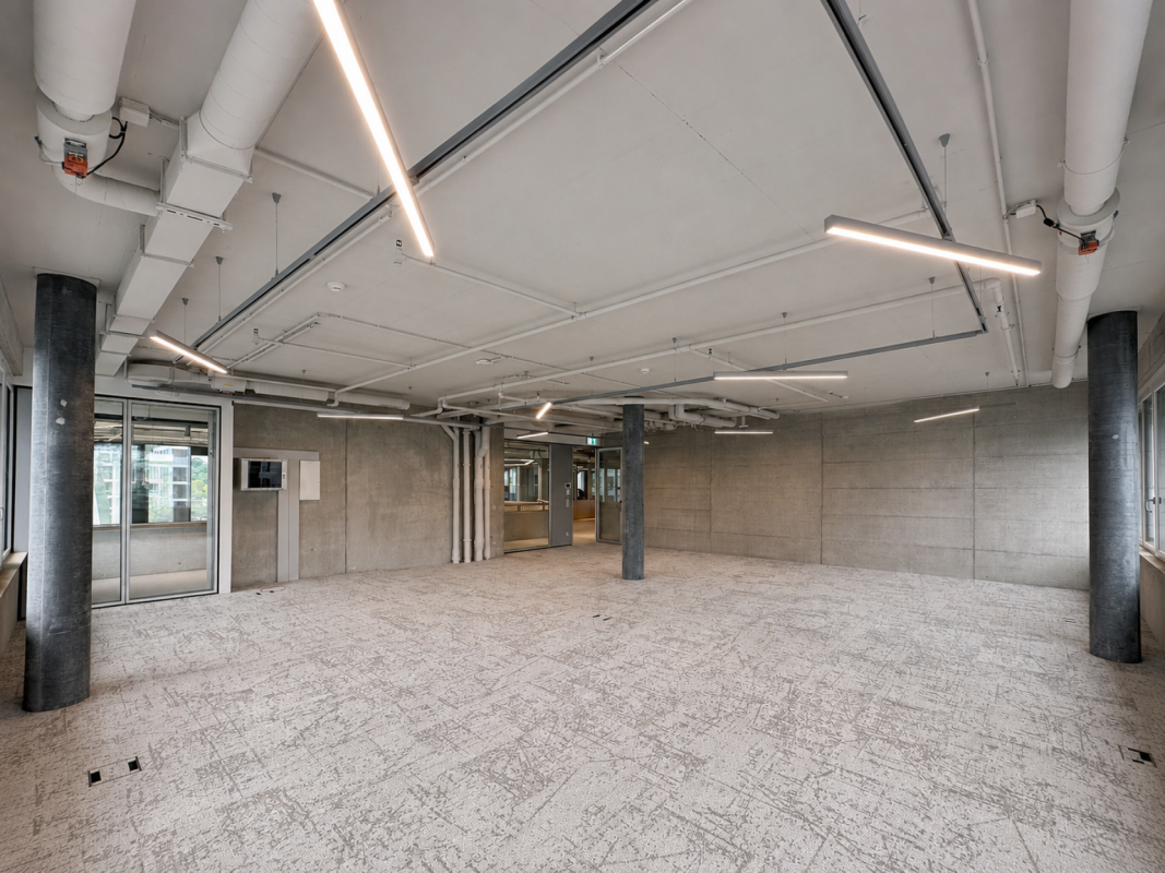 100m² office