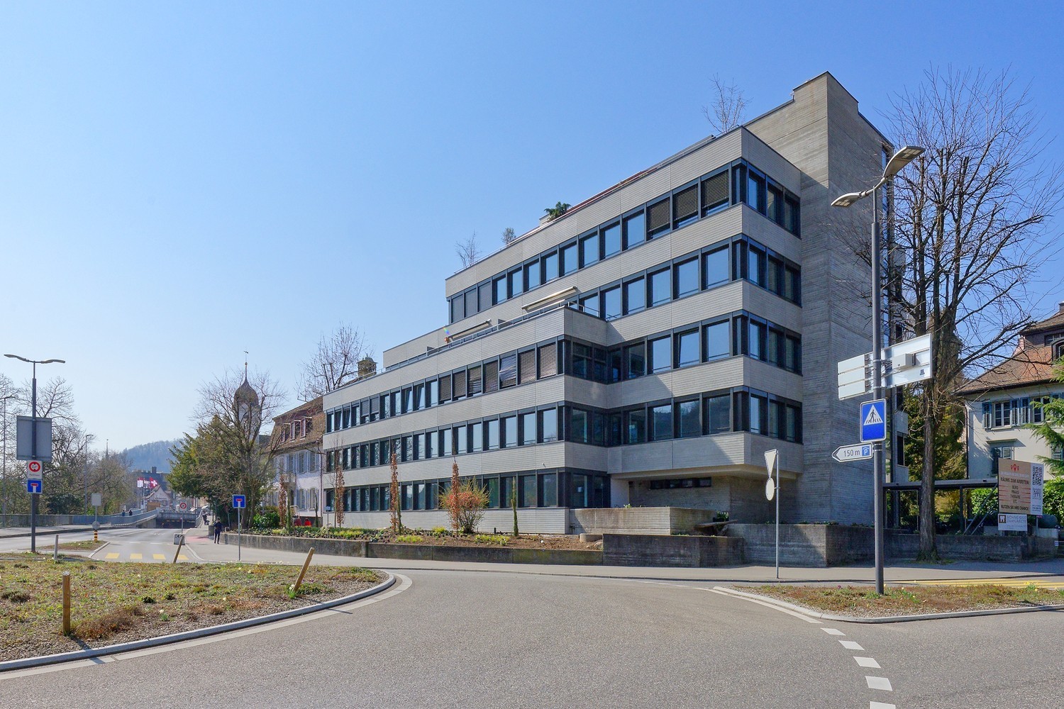 550m² commercial