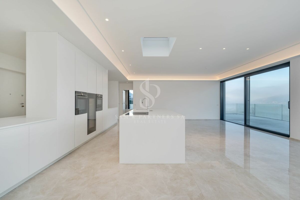 5 rooms apartment