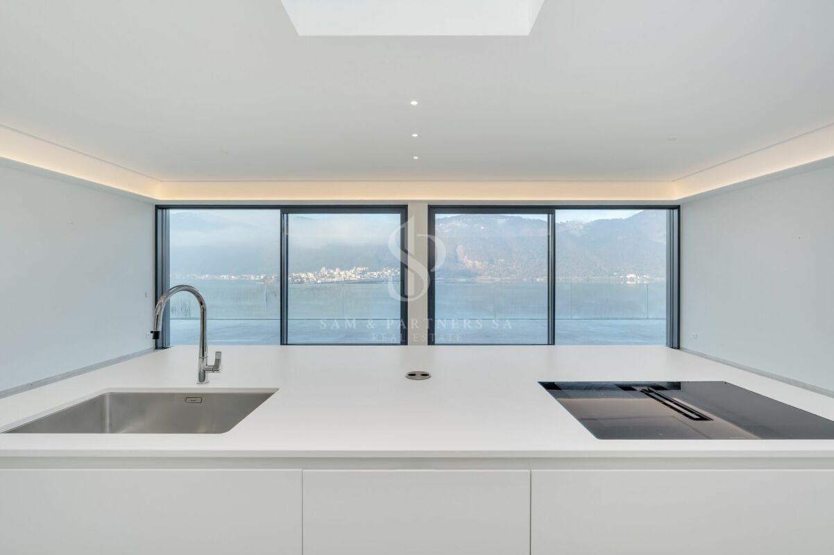 5 rooms apartment
