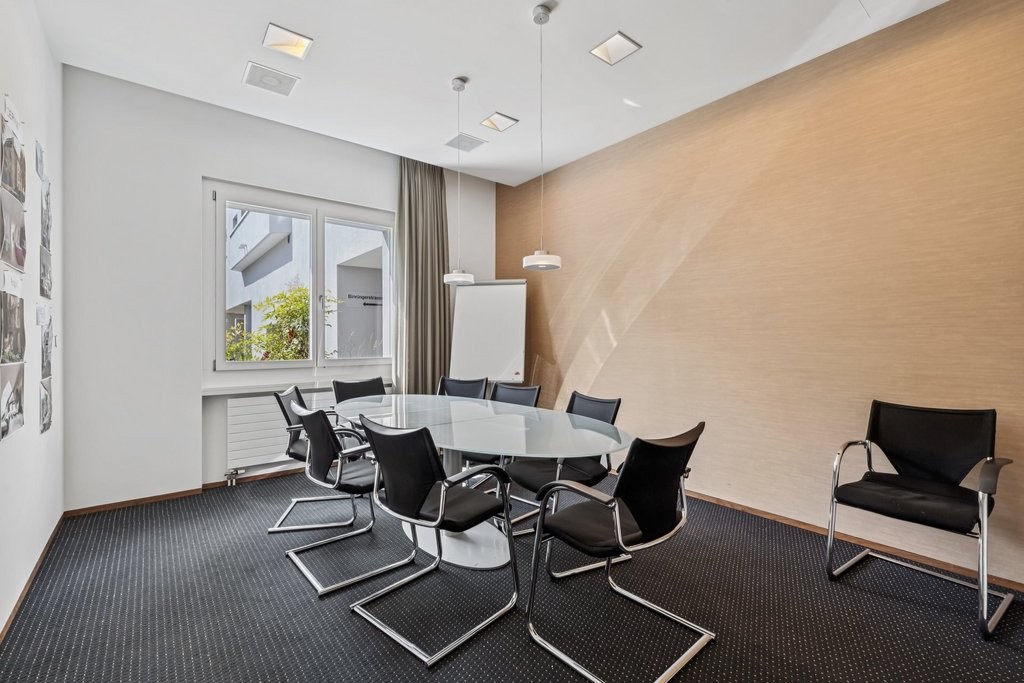 448m² commercial
