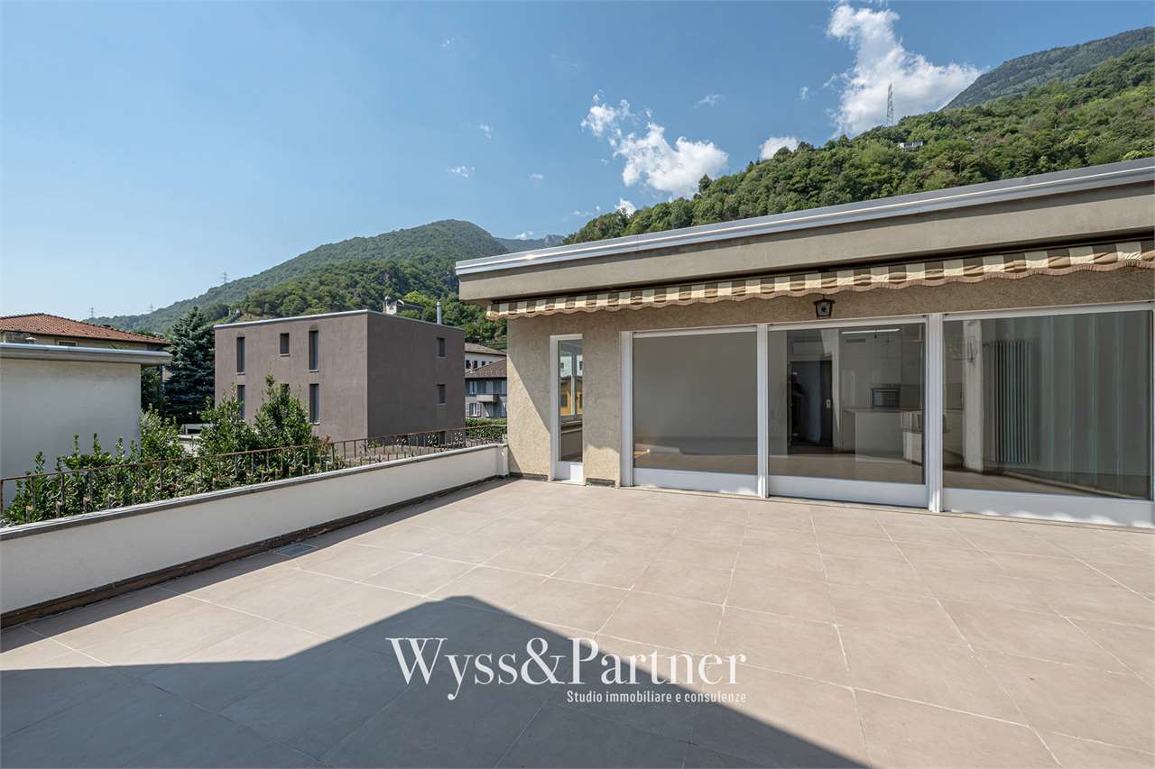 5 rooms apartment