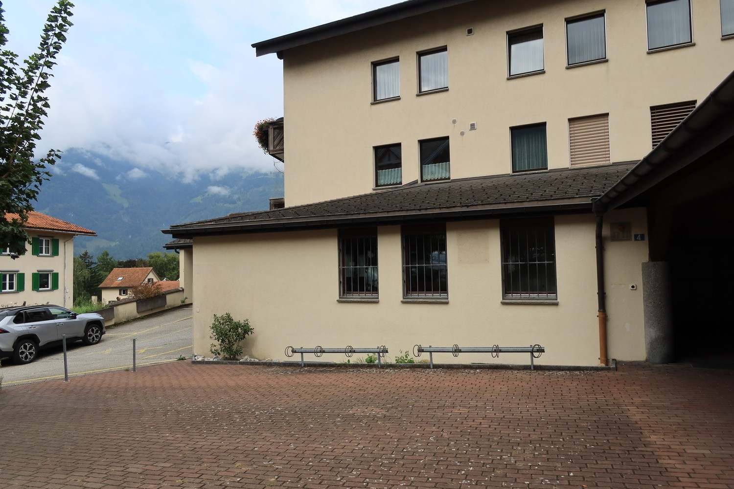 341m² commercial