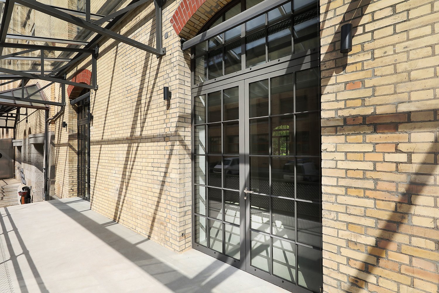 160m² commercial