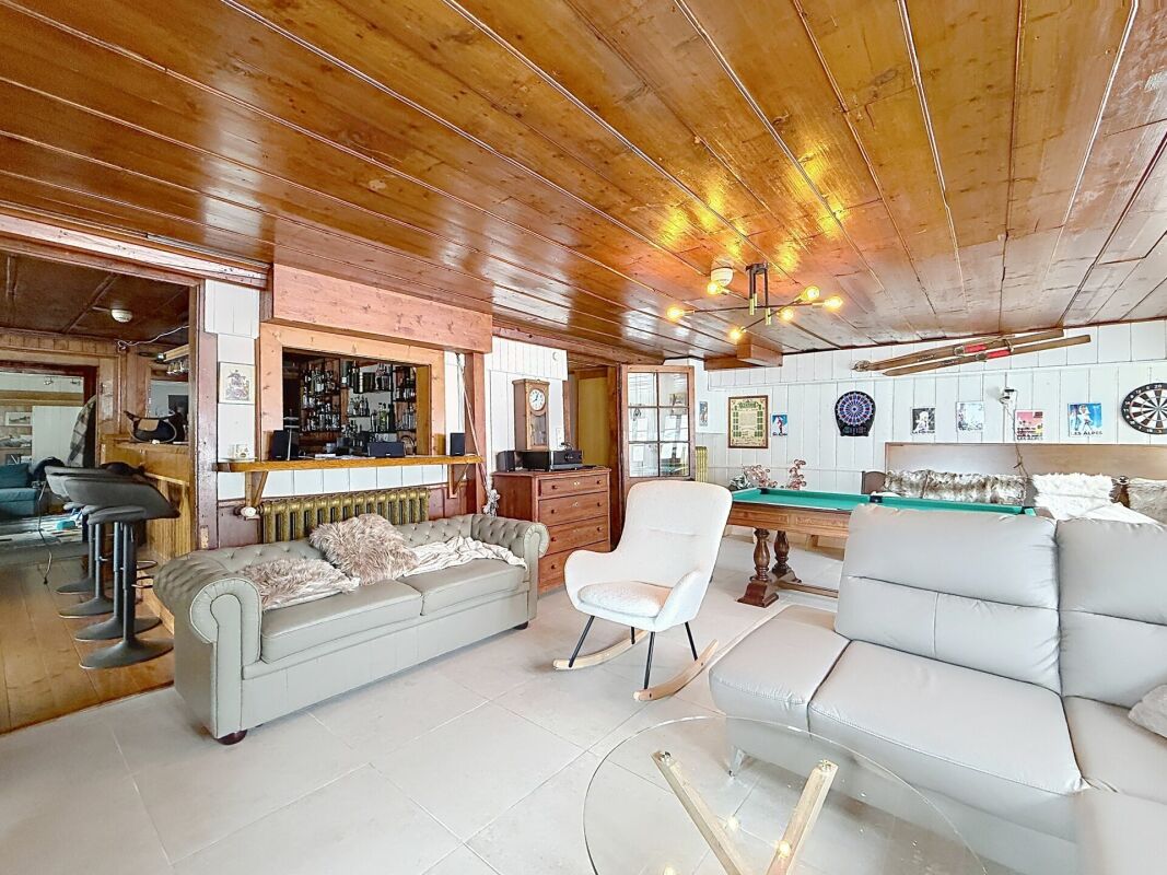 16 rooms chalet