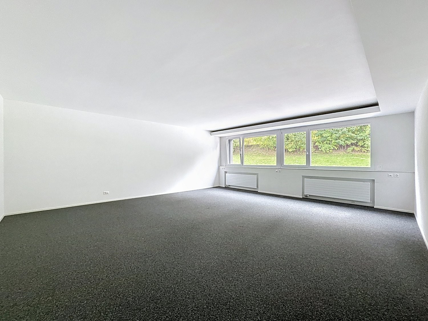 200m² office