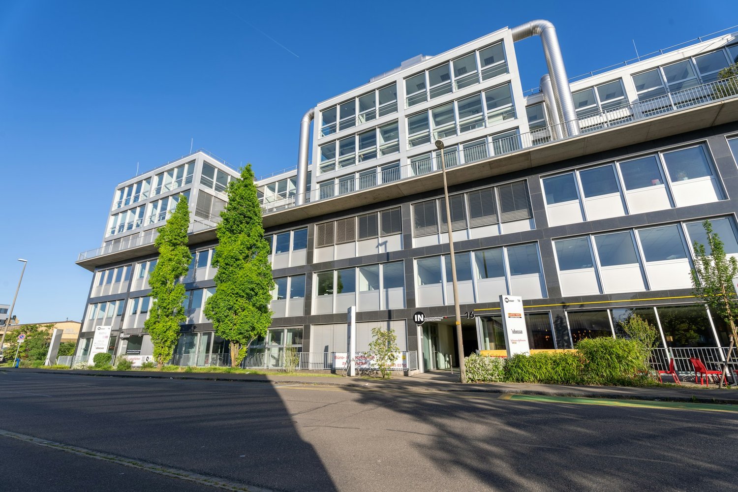 750m² office