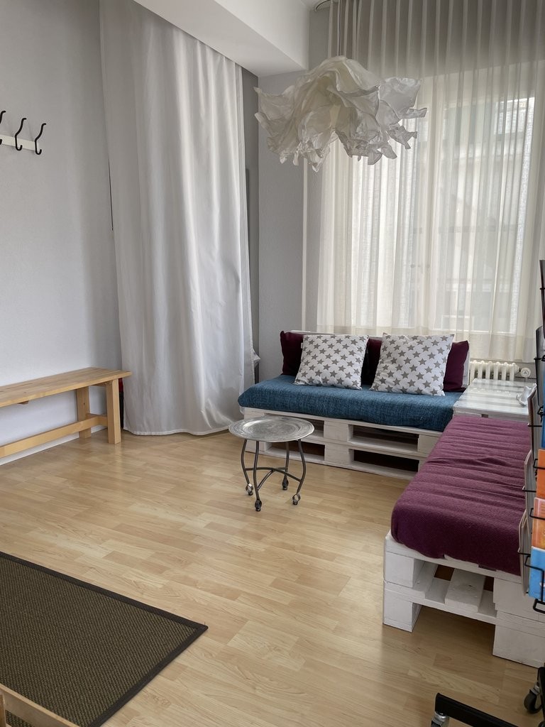 96m² office