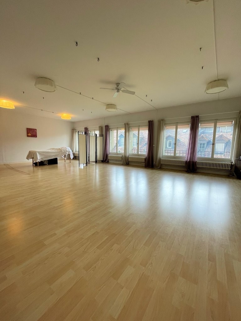 96m² office