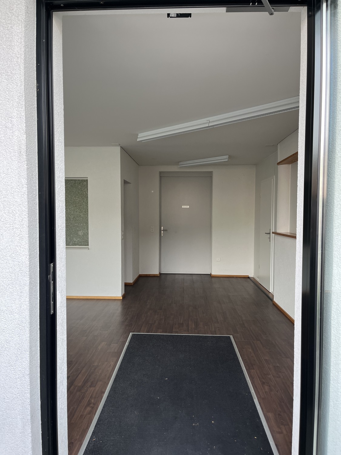130m² commercial