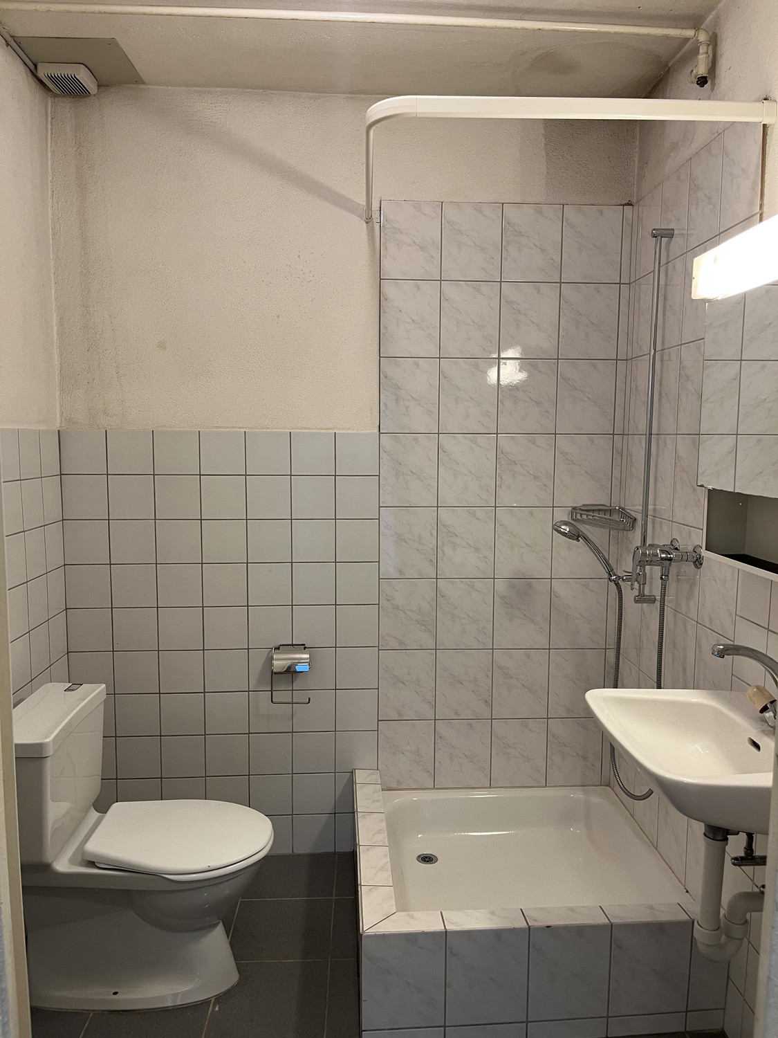 130m² commercial