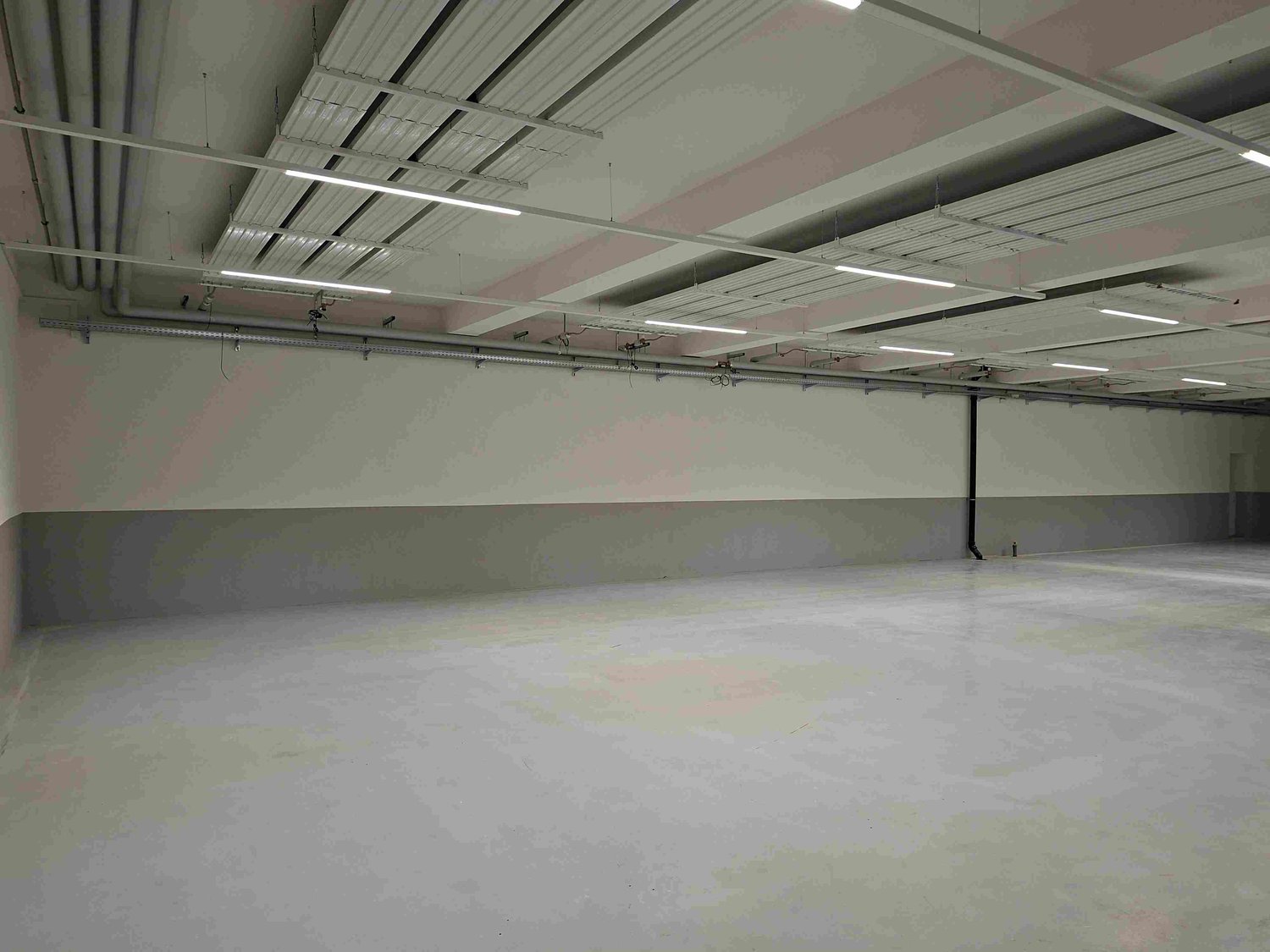 200m² industrial object
