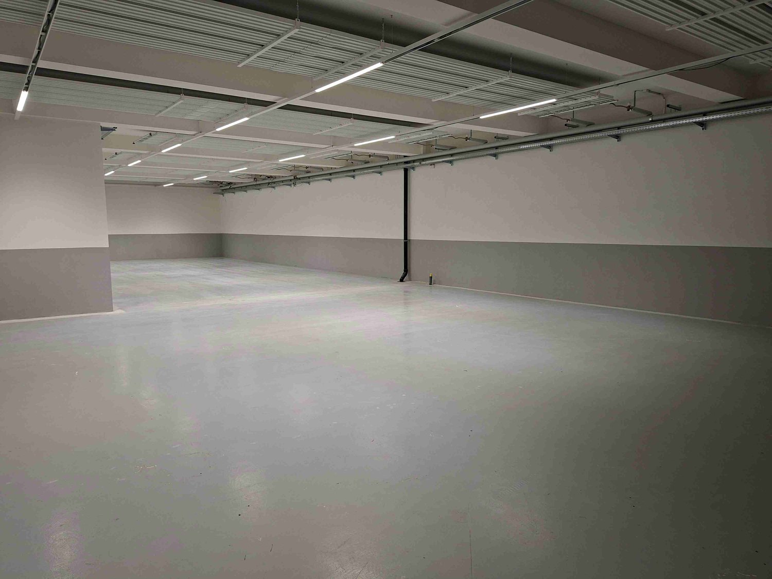200m² industrial object