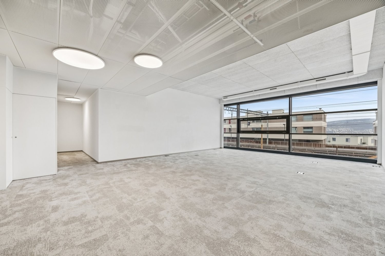 154m² office