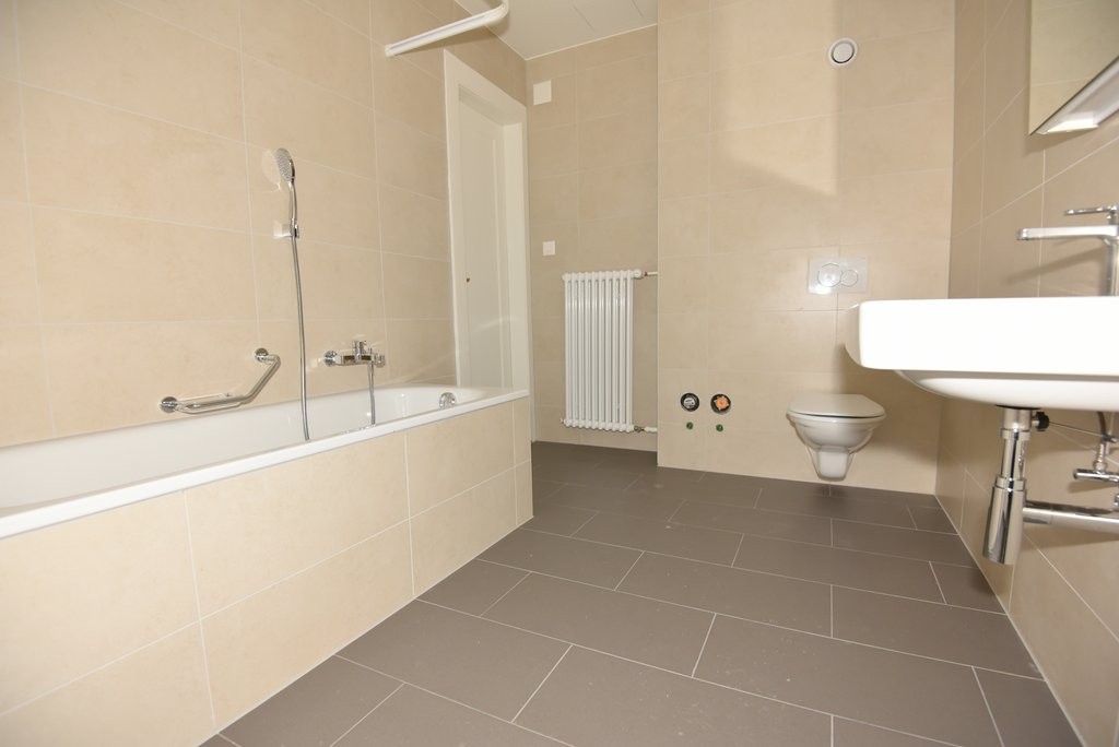 6 rooms apartment
