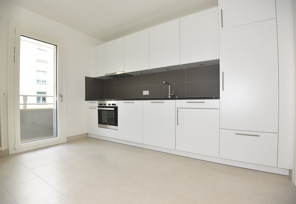 6 rooms apartment