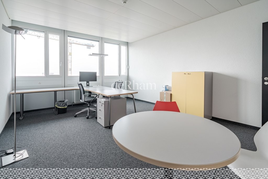 468m² office