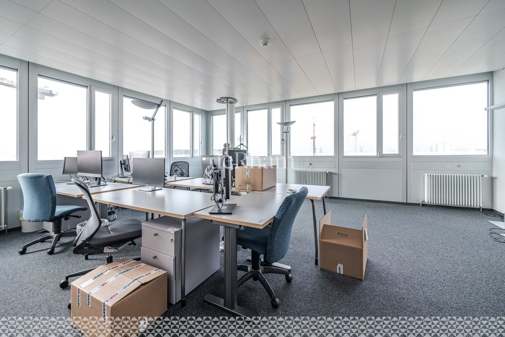 468m² office