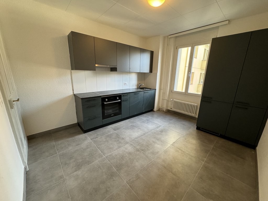 5 rooms apartment