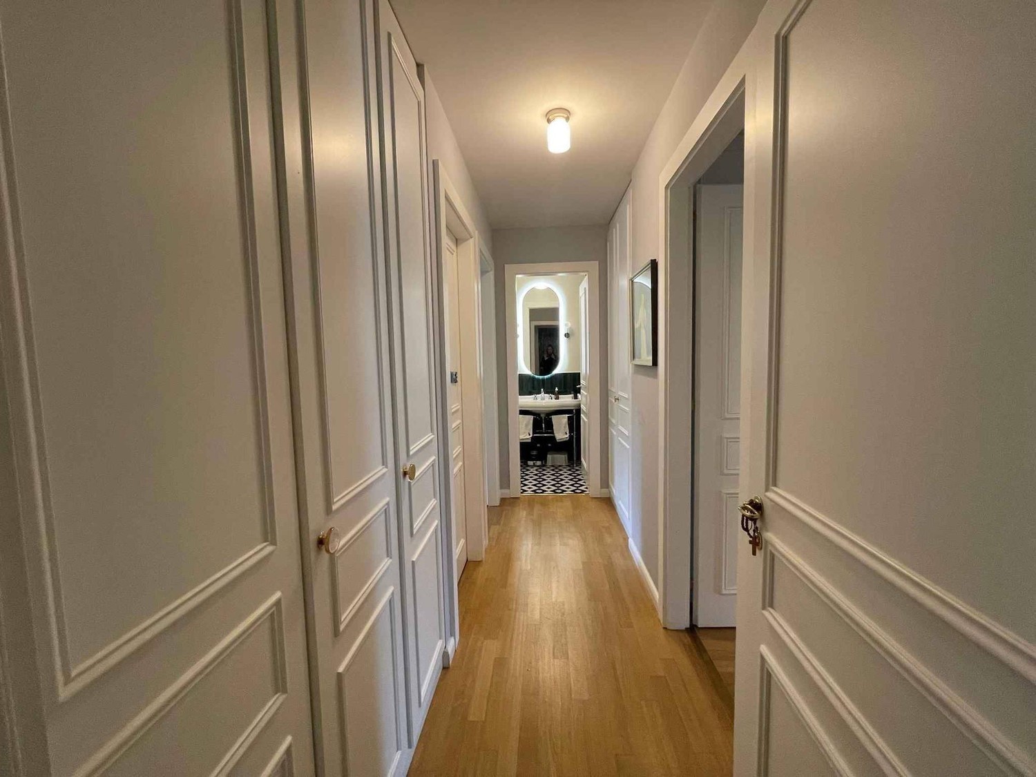 5 rooms apartment