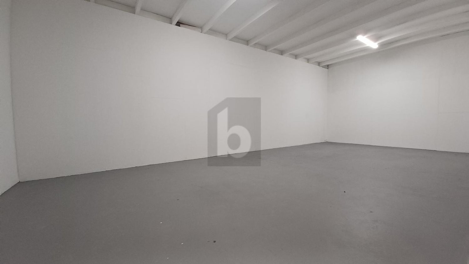 90m² magazzino