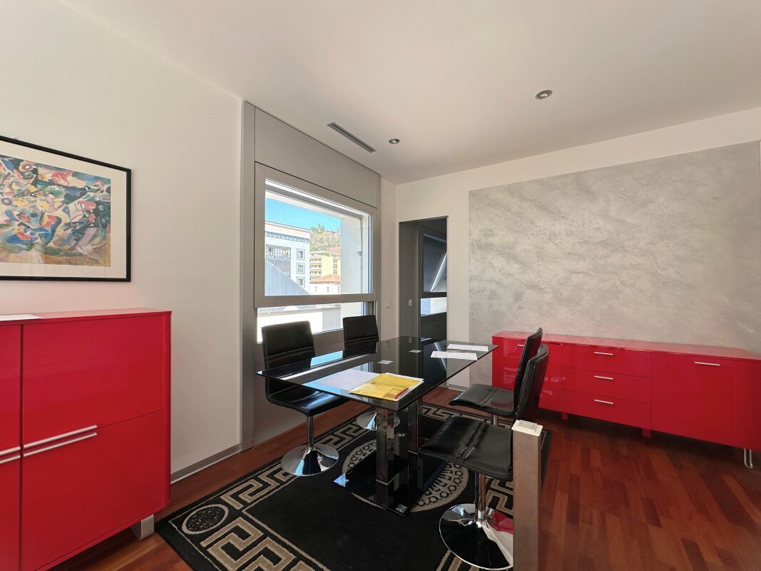 35m² office
