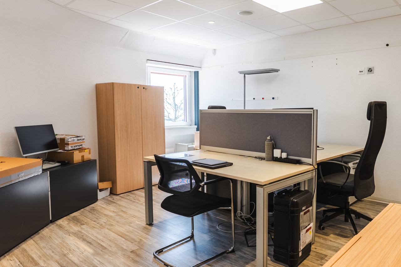 188m² office