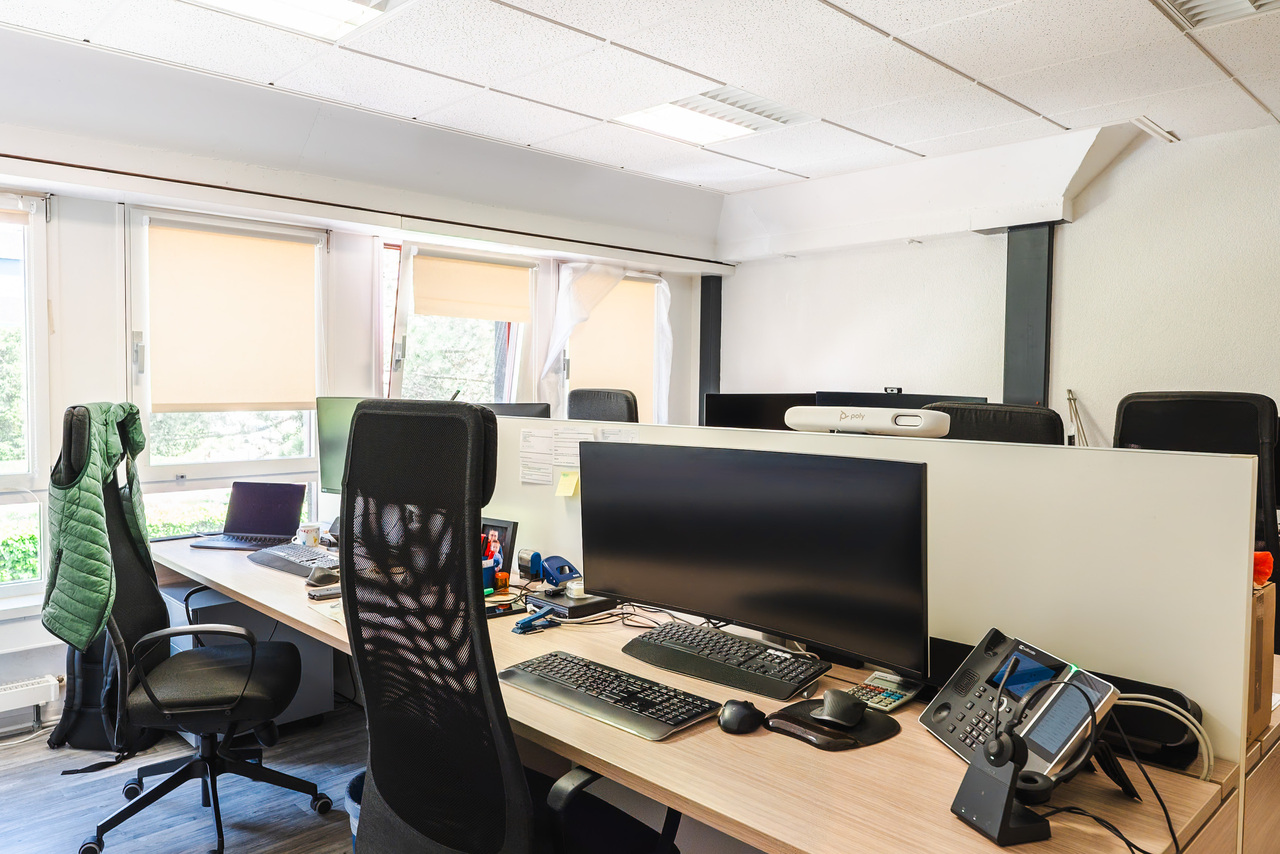 188m² office