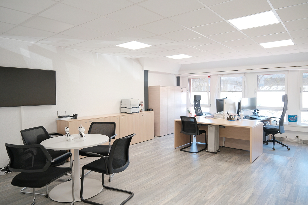 188m² office