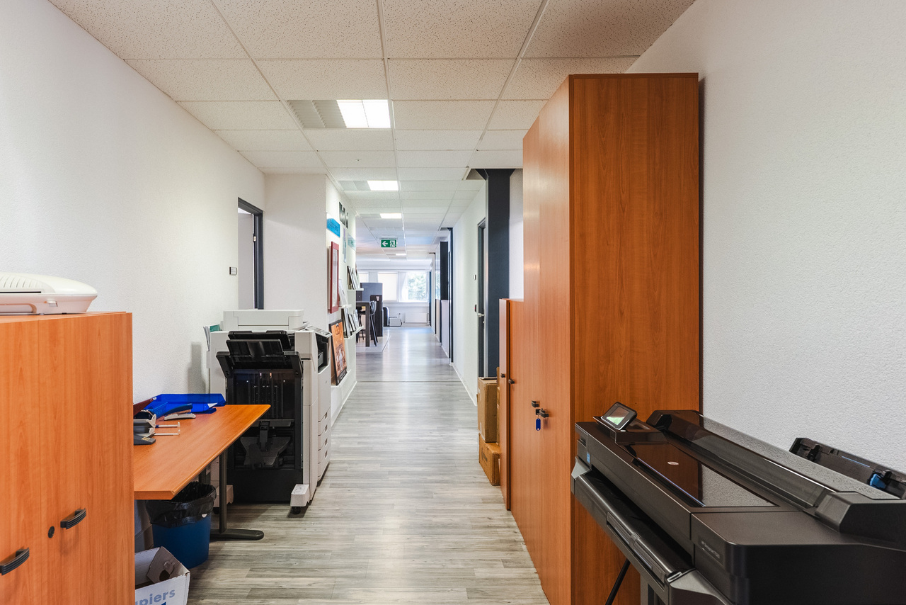 188m² office