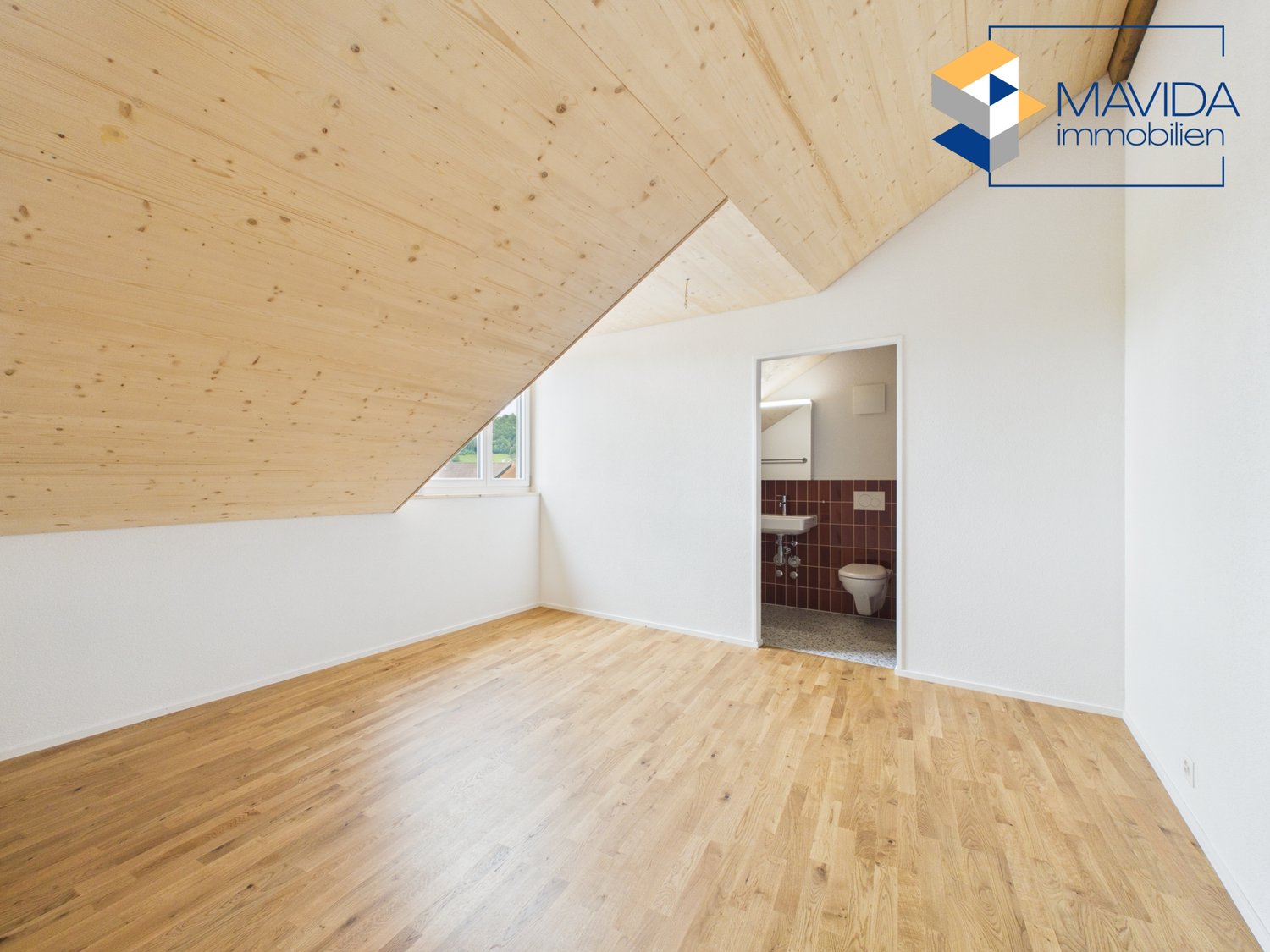 120m² studio