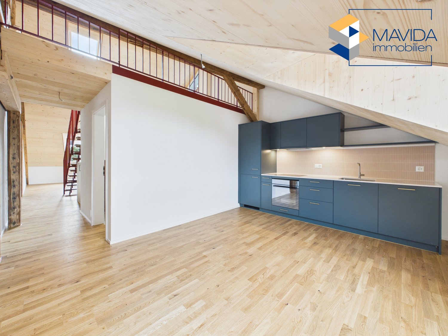 120m² studio