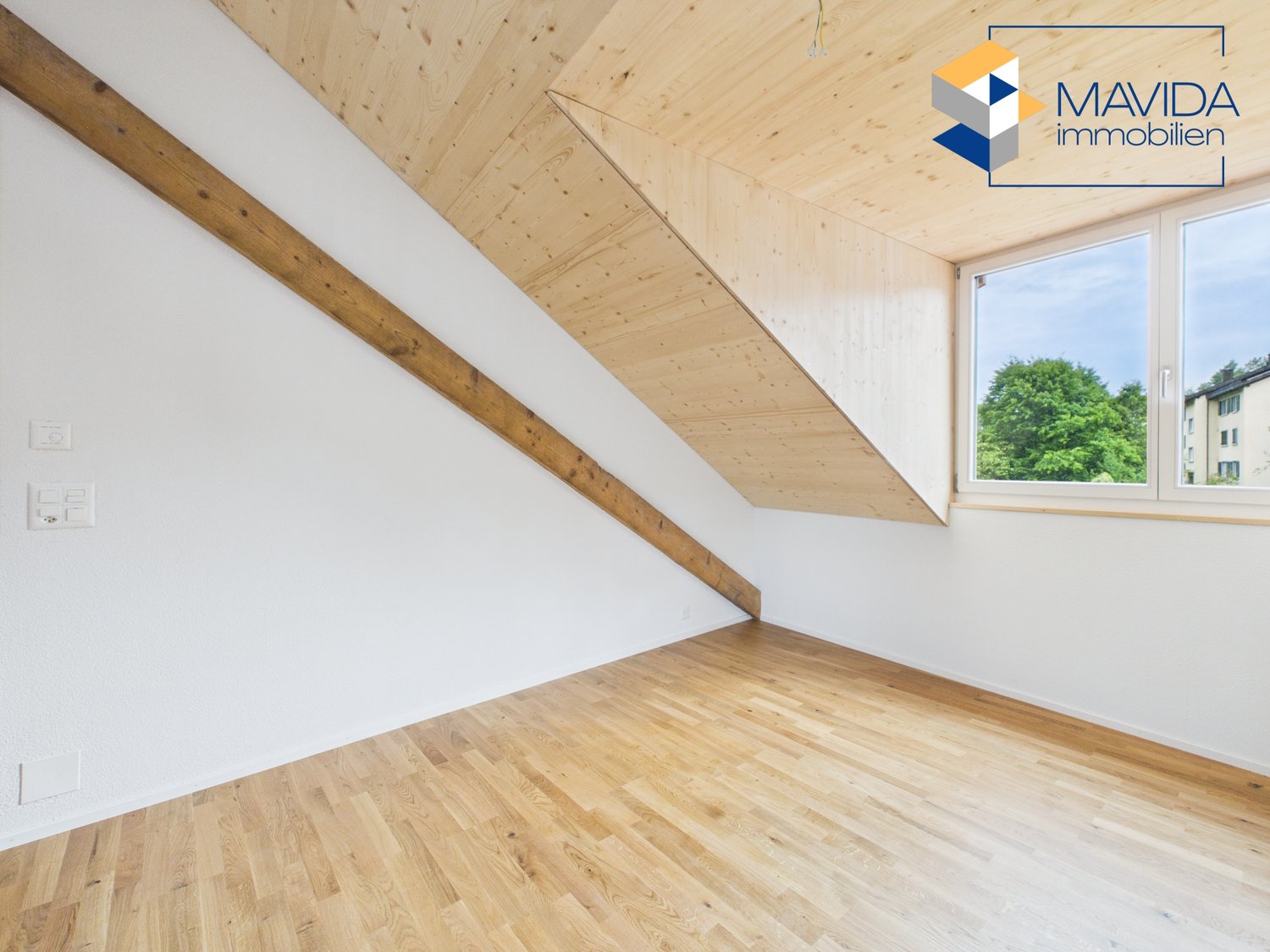 120m² studio