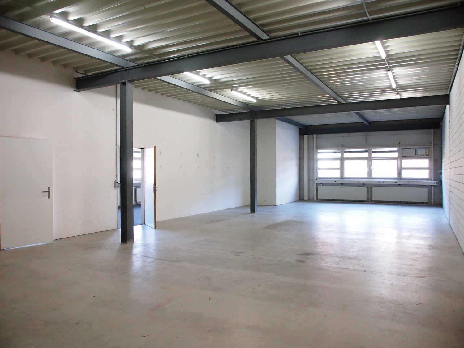 324m² office