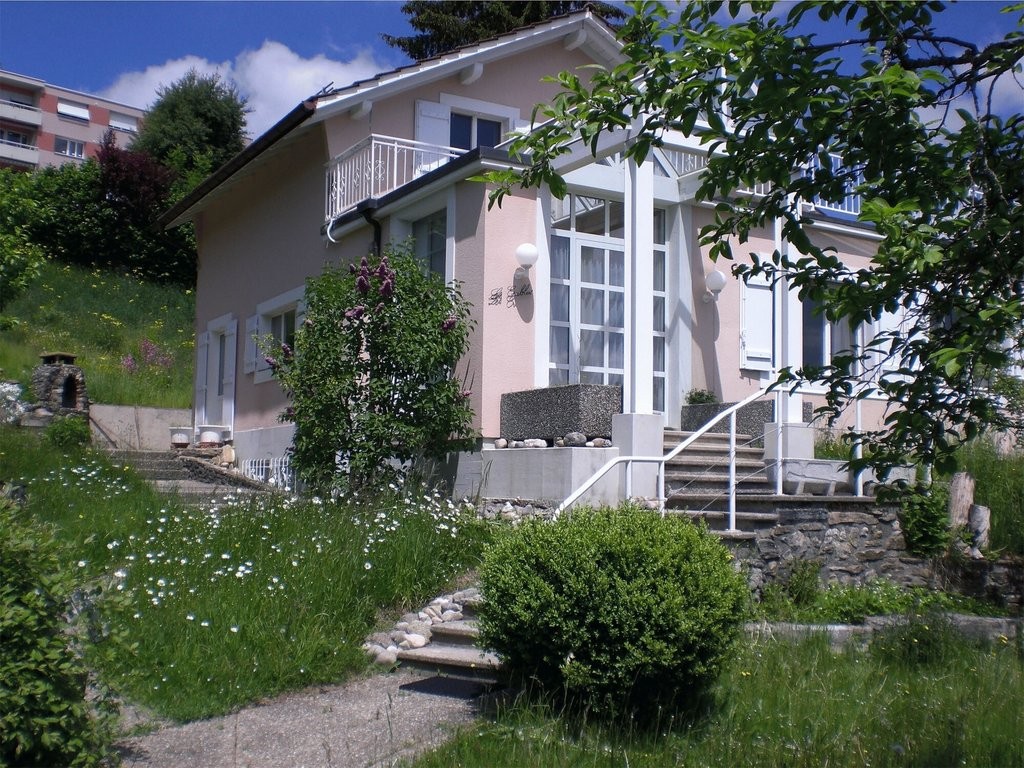 999 Zimmer Einfamilienhaus