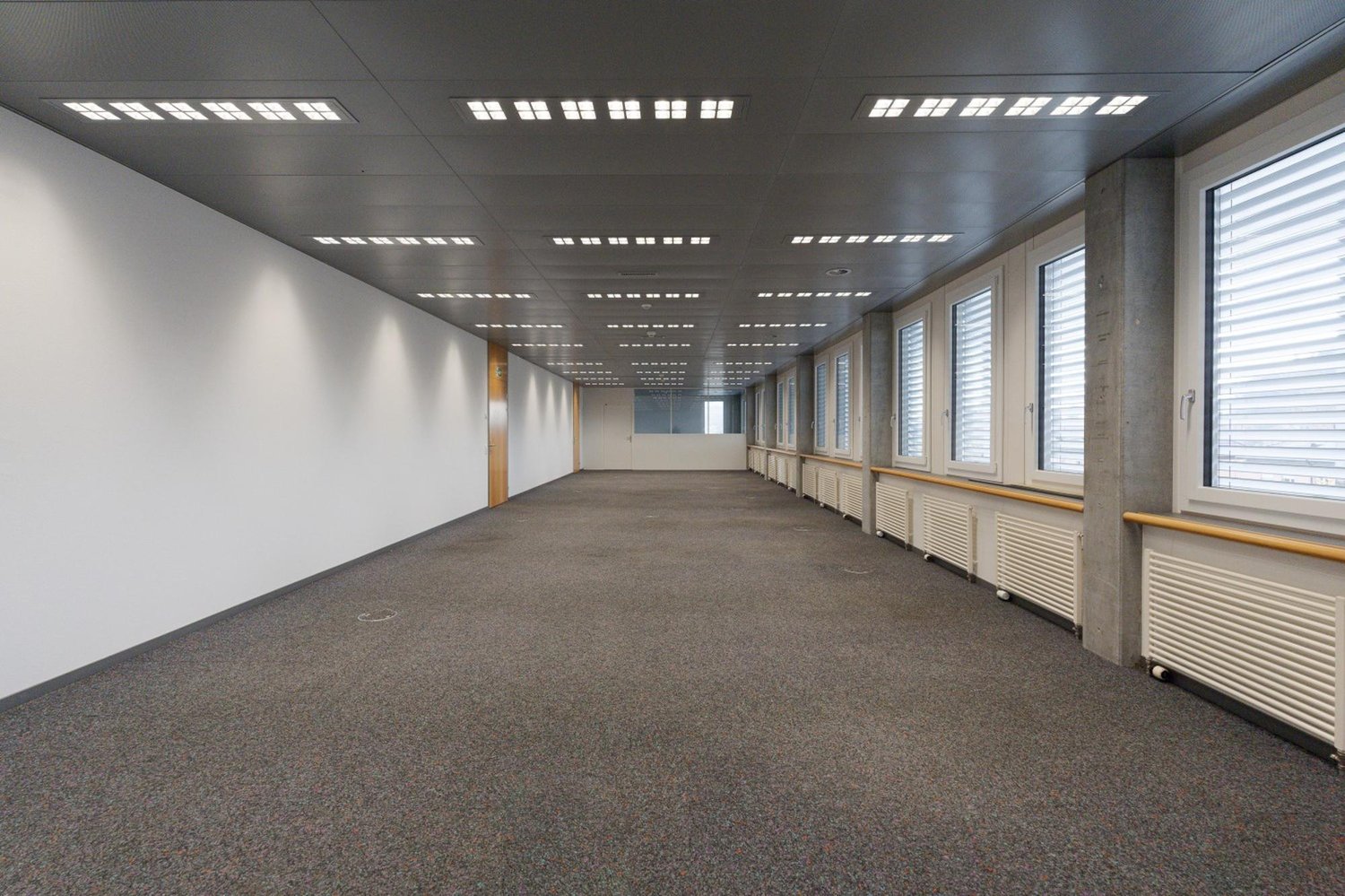 155m² office