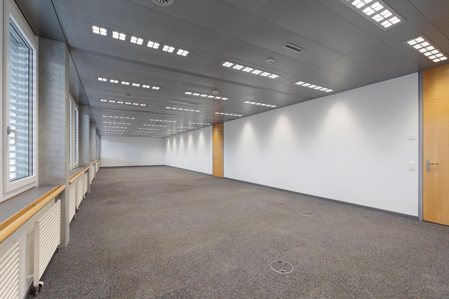 155m² office