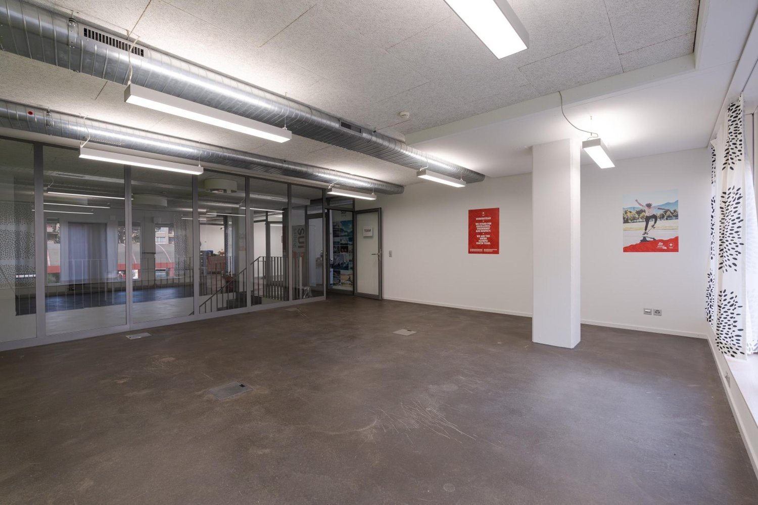 155m² office