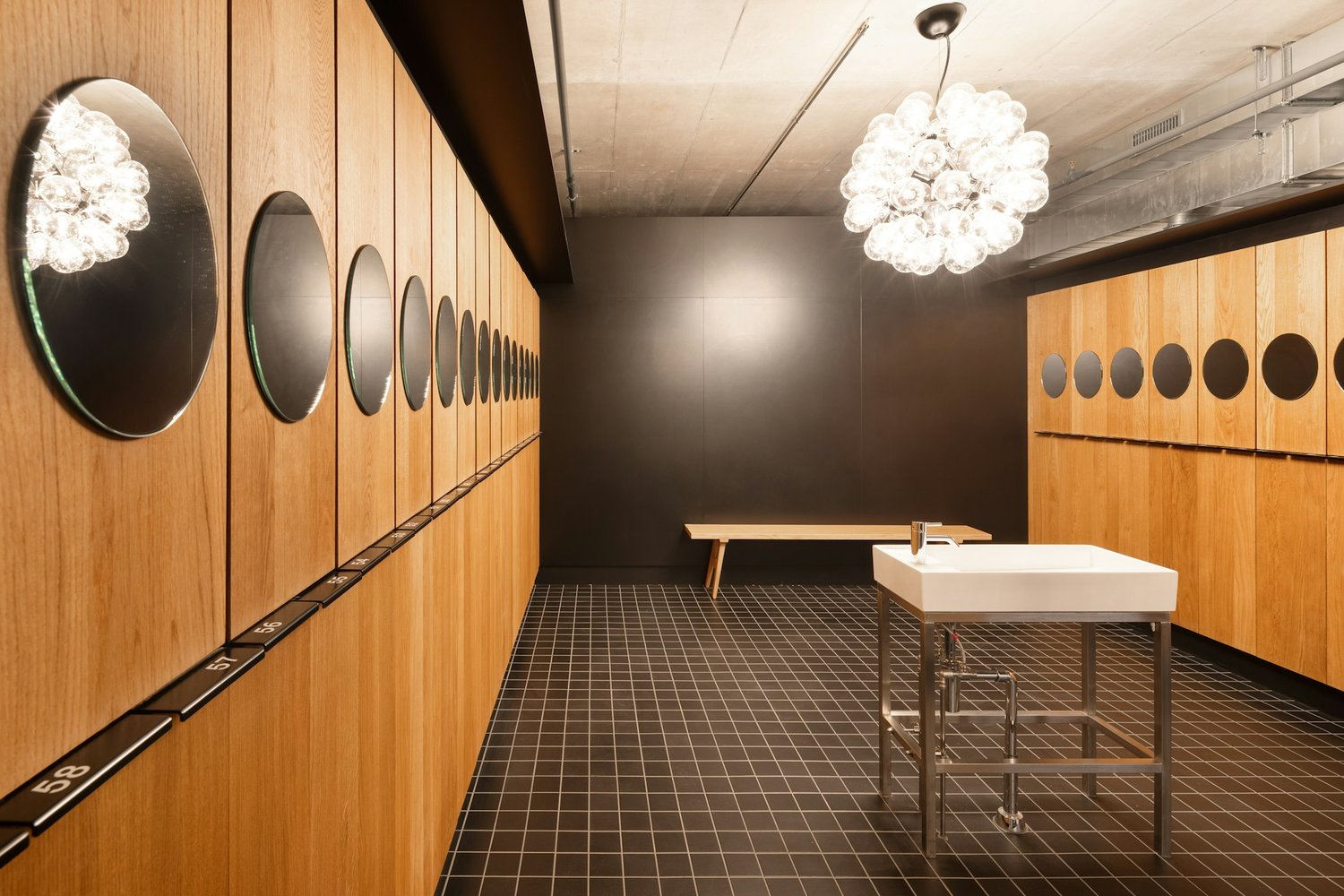 1440m² office
