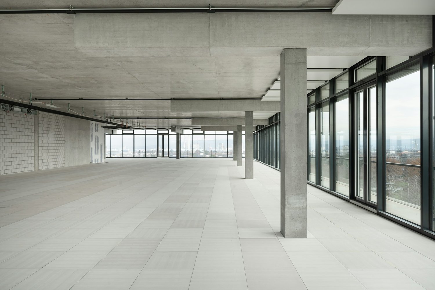 1440m² office