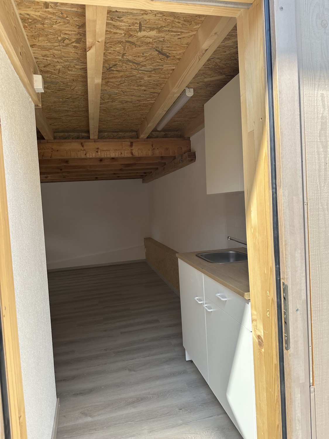 40-40m² commercial