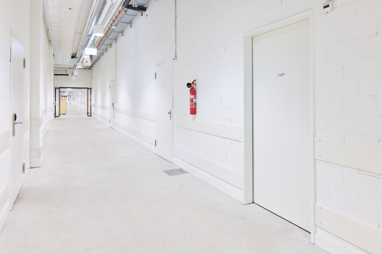 215m² di deposito