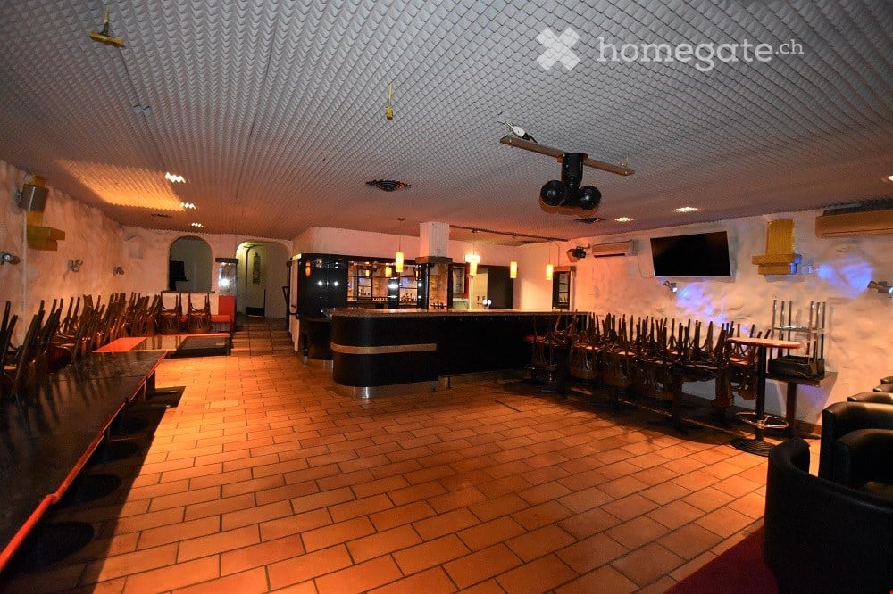 145m² commercial