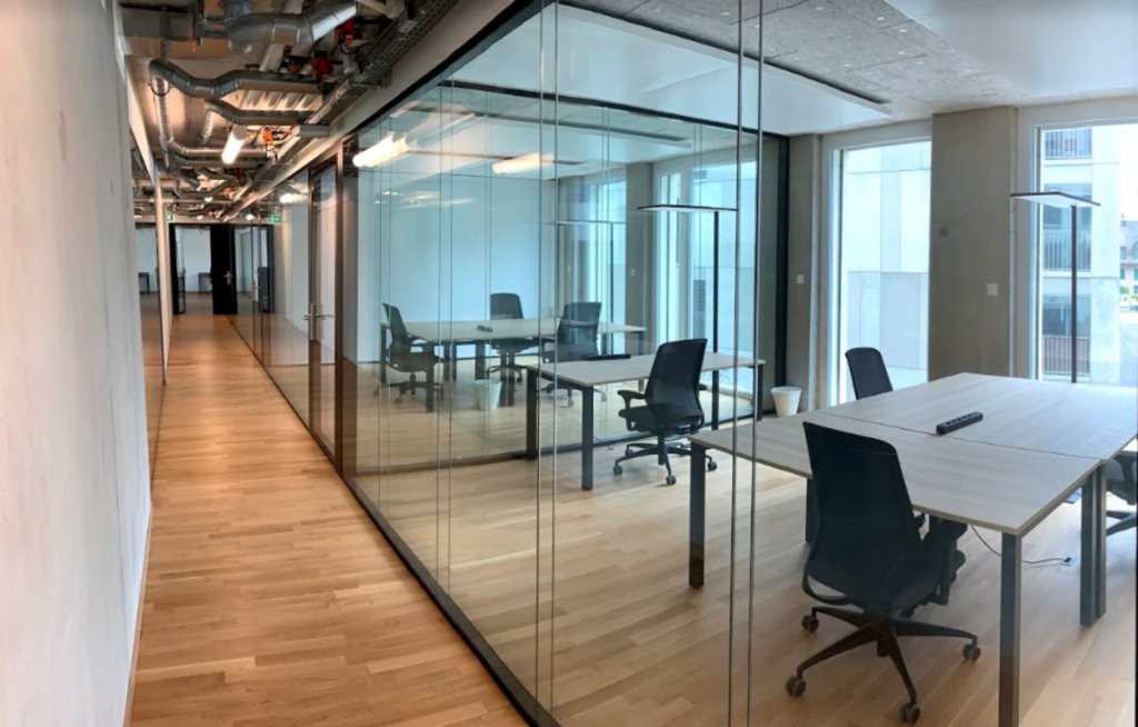 305m² office